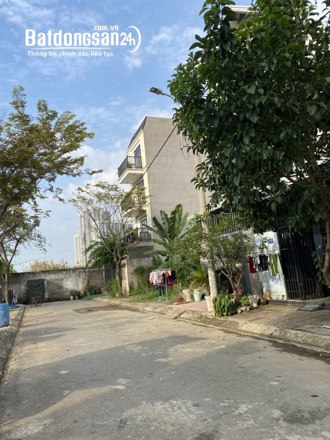Bán Nhà 3 Tầng x 70m2 (5x14 ) ,Sát vinhome, Nguyễn Xiển, Quận 09, 4PN, Mới Đẹp ở Ngay