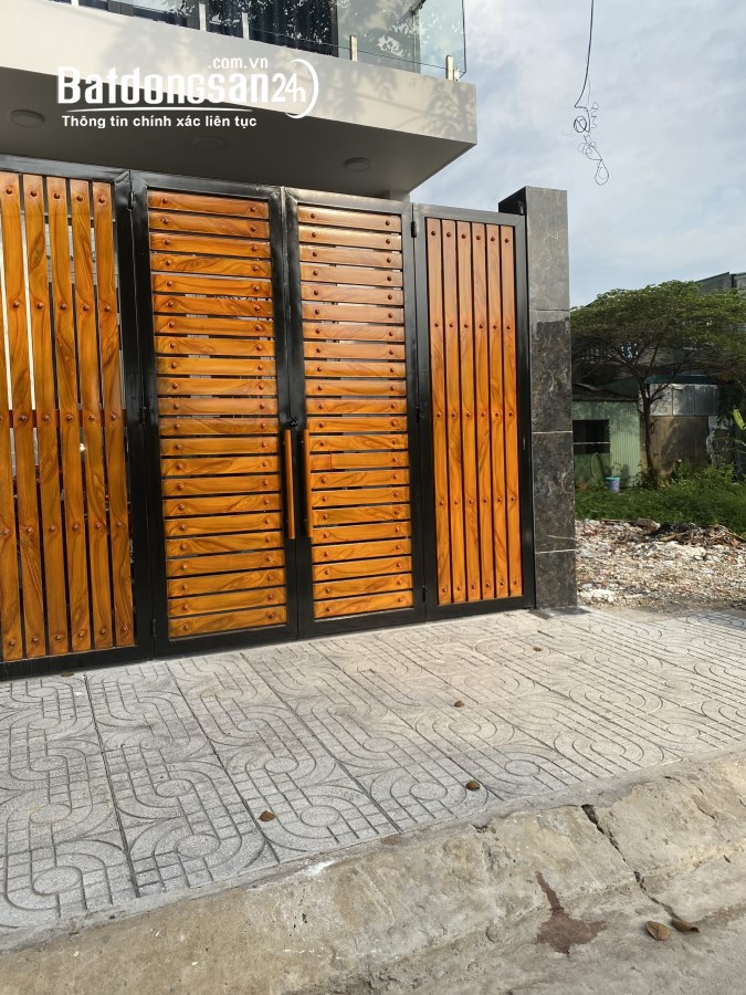 Bán Nhà 3 Tầng x 70m2 (5x14 ) ,Sát vinhome, Nguyễn Xiển, Quận 09, 4PN, Mới Đẹp ở Ngay