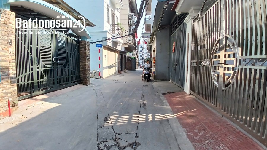Bán nhà Ngọc Thụy đường ô tô tránh, đông dân, nhiều DV, KD tốt. Lô góc 35m2 ~ 7,9 tỷ