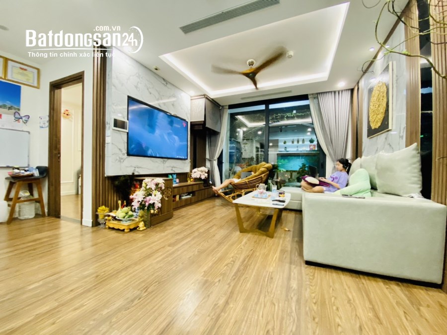 Cho thuê nhanh căn hộ SunShine City Ciputra, Căn 99m2 3ngur đủ đồ có ban công.