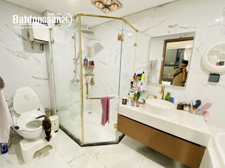 Cho thuê nhanh căn hộ SunShine City Ciputra, Căn 99m2 3ngur đủ đồ có ban công.