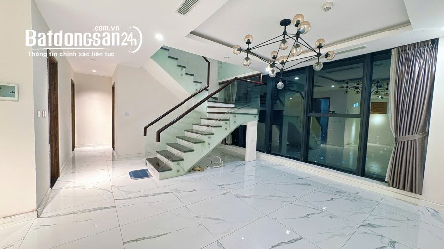 Cho thuê căn góc Duplex Sunshine City, Bắc Từ Liêm, DT 180m2, giao nhà luôn