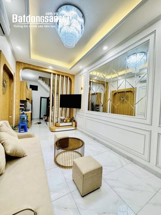 Bán nhà ngõ kv Hoàng Văn Thụ, Quận Hoàng Mai, 38M *5T giá 6.15 tỷ 