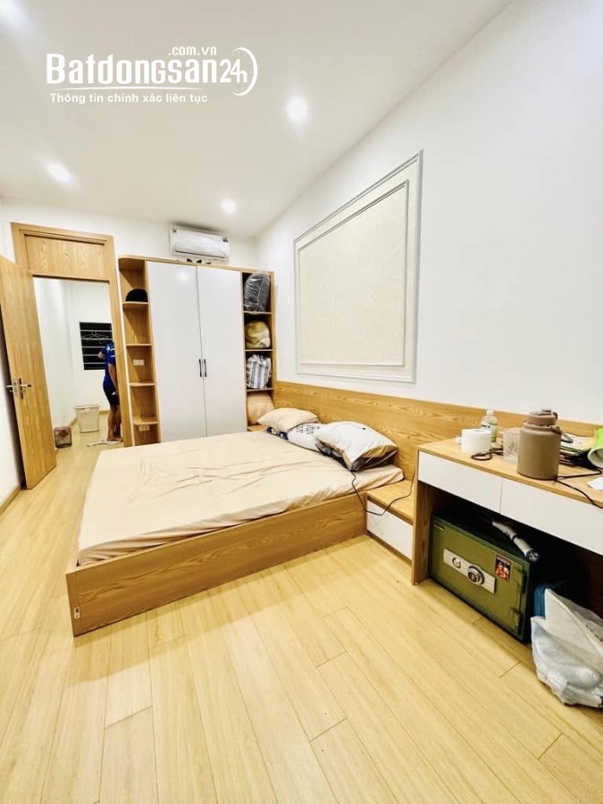 Bán nhà ngõ kv Hoàng Văn Thụ, Quận Hoàng Mai, 38M *5T giá 6.15 tỷ 