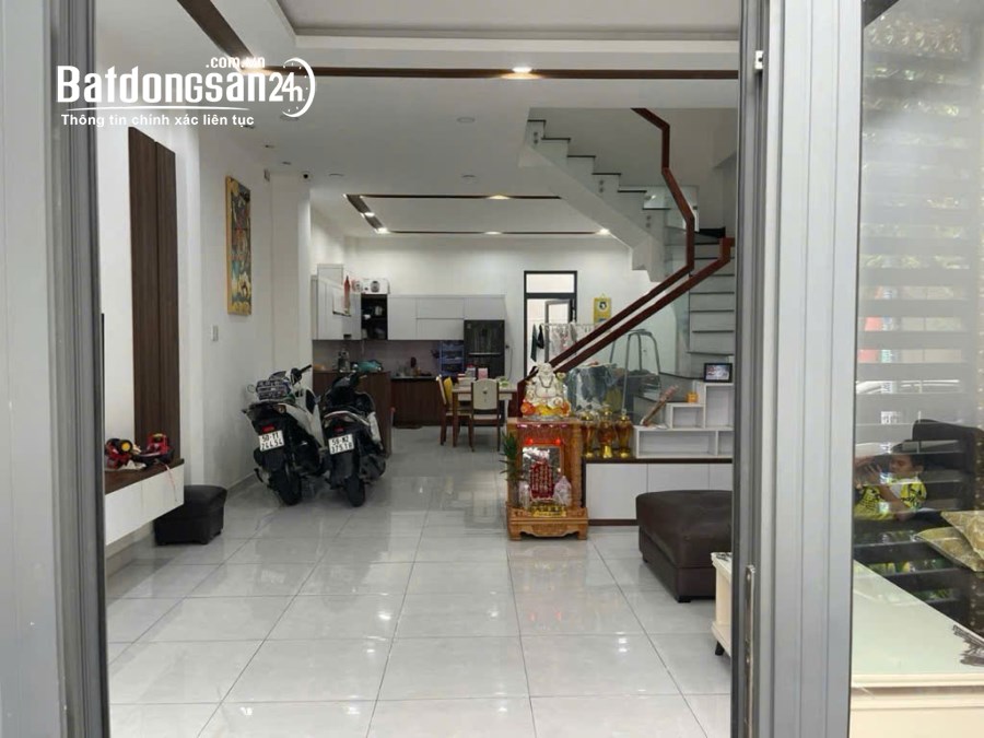 Bán Nhà 3 Tầng x 65m2 Gần BV Lê Văn Thịnh, Quận 2, HXH thông, Mới đẹp Ở Ngay