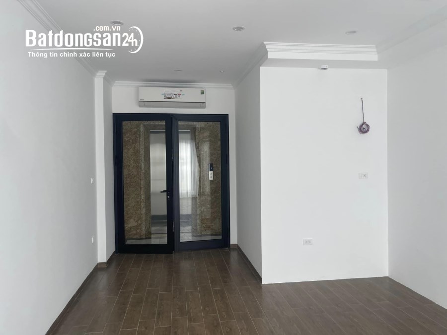 Bán nhà mặt tiền Đường Lạc Long Quân, Phường Xuân La, Quận Tây Hồ