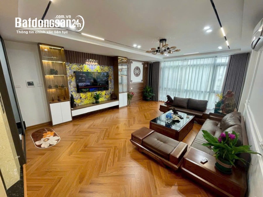 Căn hiếm Phường Ngọc Lâm, Quận Long Biên 6 tầng, mt 4,85m, thang máy,gara ô tô