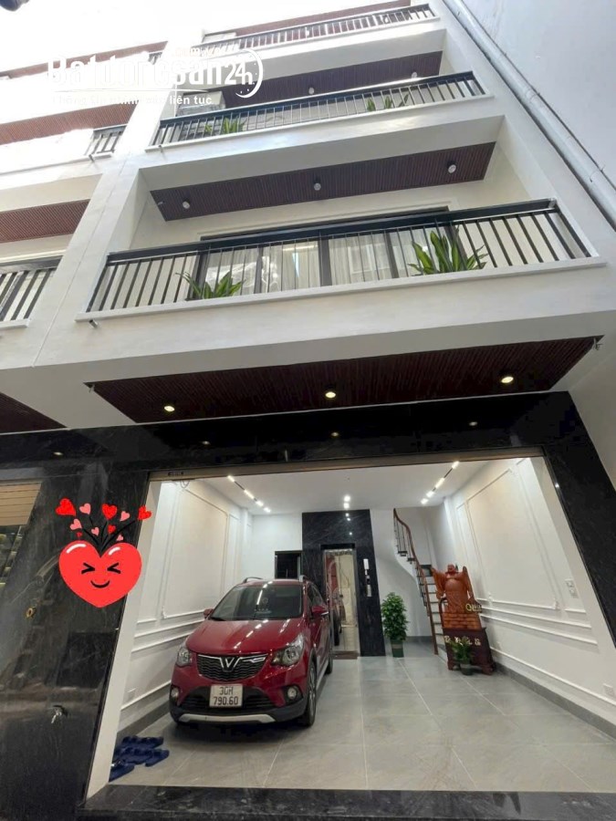 Căn hiếm Phường Ngọc Lâm, Quận Long Biên 6 tầng, mt 4,85m, thang máy,gara ô tô