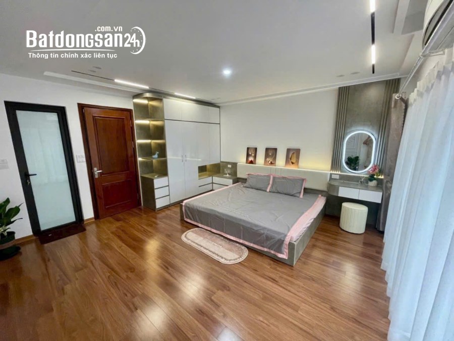 Căn hiếm Phường Ngọc Lâm, Quận Long Biên 6 tầng, mt 4,85m, thang máy,gara ô tô