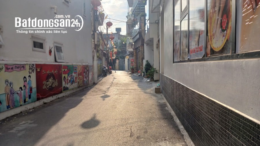 Bán nhà Hoàng Như Tiếp cách Nguyễn Văn Cừ 100m Ngõ thông ô tô đỗ cổng, 90m2 ~ 14,5 tỷ