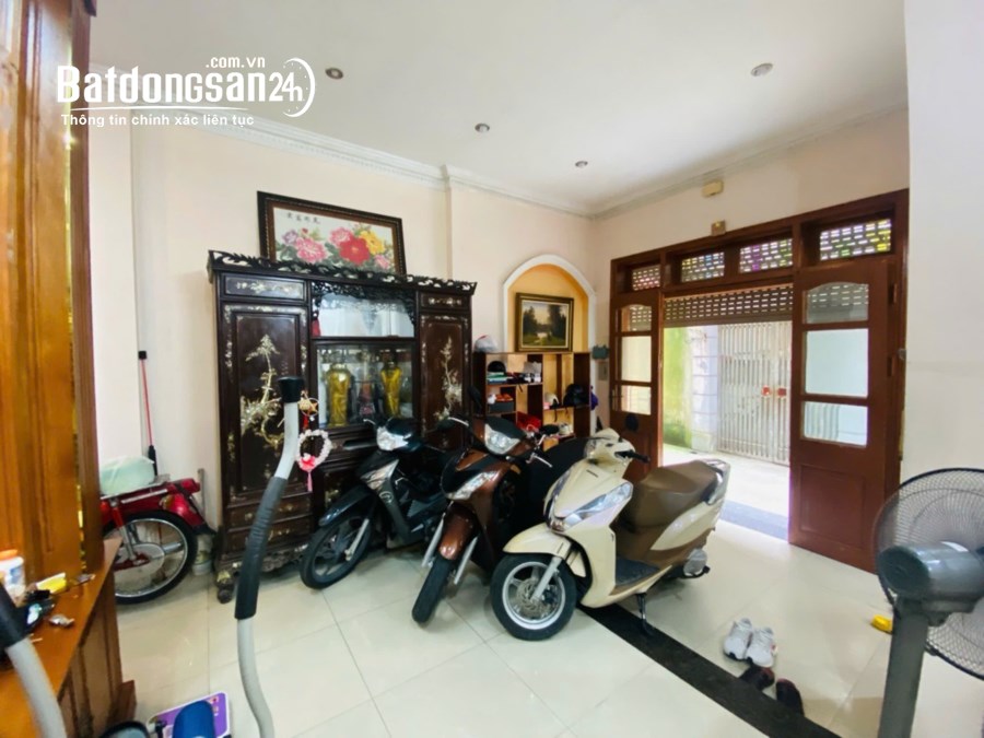 Bán nhà Hoàng Như Tiếp gần trường Ngọc Lâm, nội thất xịn chỉ xách vali về ở 70m2~12tỷ