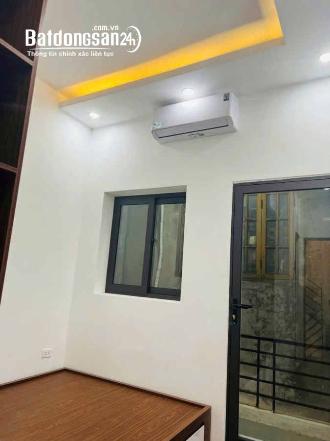 "Cho thuê nhà 4 tầng phố Kim Mã, Ba Đình. Giá: 12.5tr