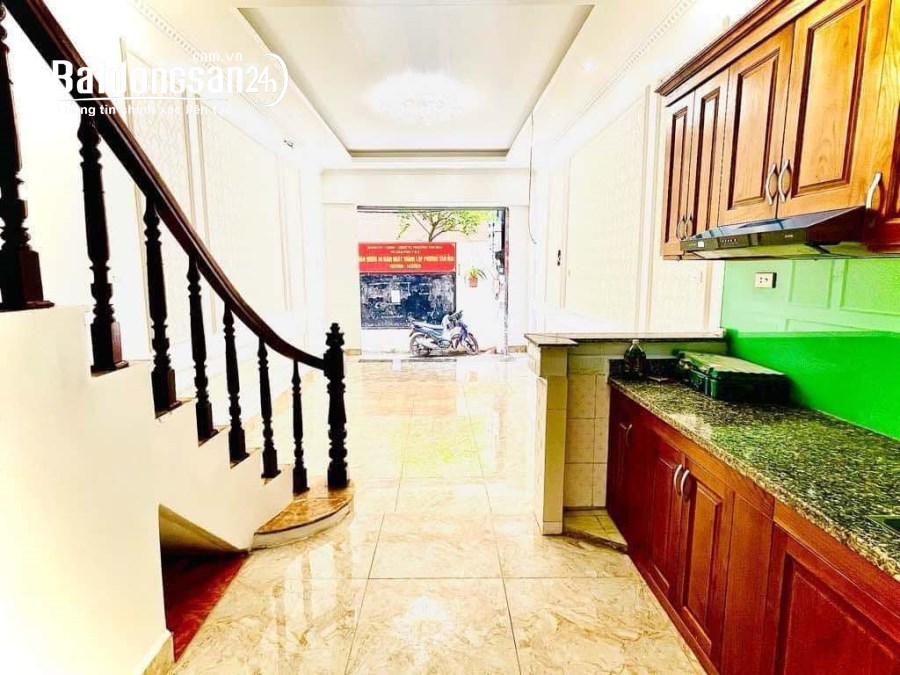 Bán nhà phố Tân Mai, Hoàng Mai 37m, 5 tầng. Giá: 7.8 tỷ