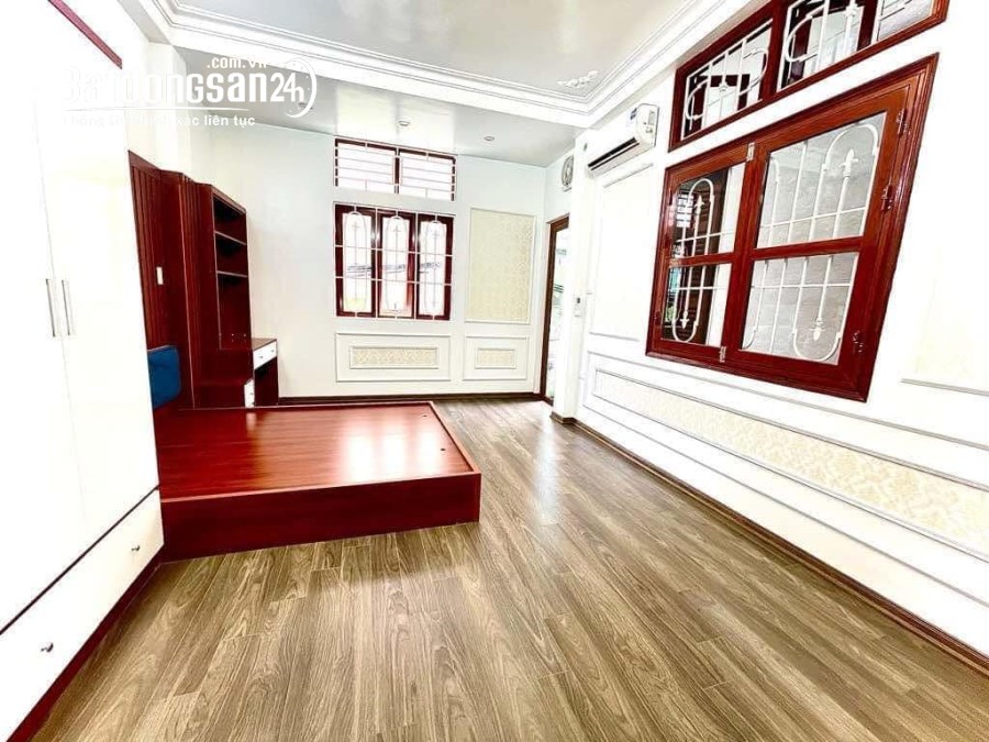 Bán nhà phố Tân Mai, Hoàng Mai 37m, 5 tầng. Giá: 7.8 tỷ