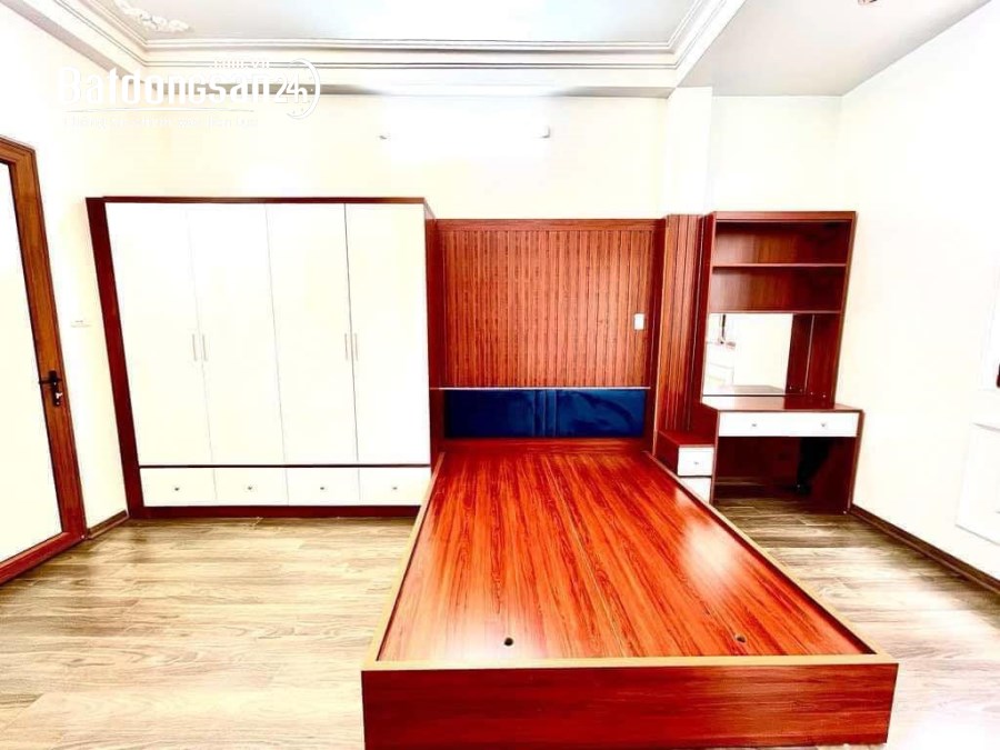 Bán nhà phố Tân Mai, Hoàng Mai 37m, 5 tầng. Giá: 7.8 tỷ