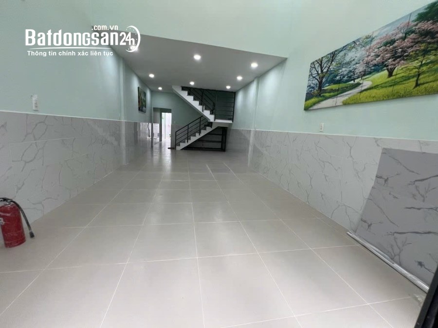 Cho thuê nhà hẻm 230 Hoàng Hoa Thám, Q.Tân Bình 4,3x 23 trệt, 1 lửng, 3pn 2wc 17.5tr