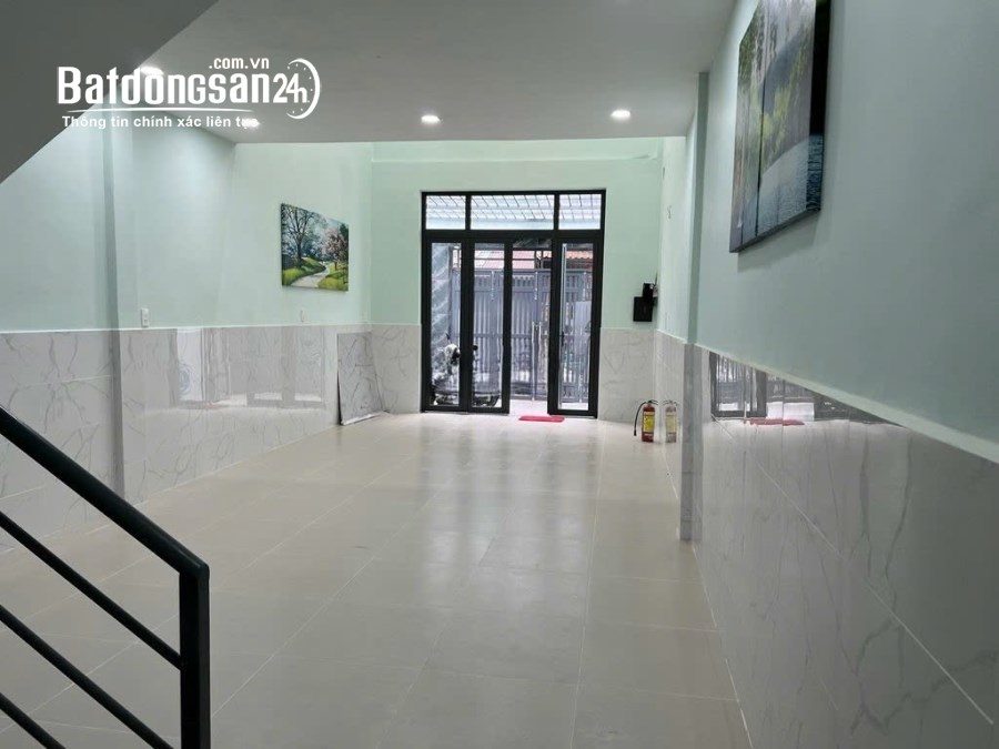 Cho thuê nhà hẻm 230 Hoàng Hoa Thám, Q.Tân Bình 4,3x 23 trệt, 1 lửng, 3pn 2wc 17.5tr