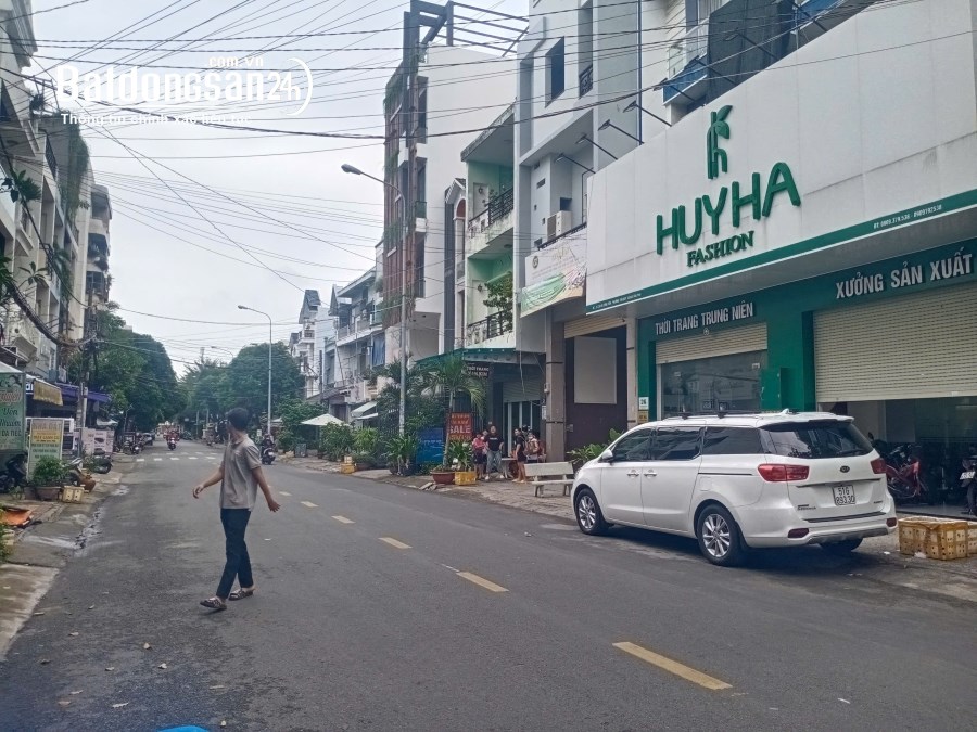 Bán nhà 95m2, 3 tầng, mặt tiền Đường Võ Công Tồn, P.Tân Quý, Q. Tân Phú, 13.9 tỷ