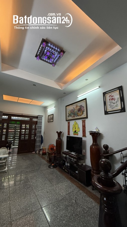 Bán nhà 95m2, 3 tầng, mặt tiền Đường Võ Công Tồn, P.Tân Quý, Q. Tân Phú, 13.9 tỷ