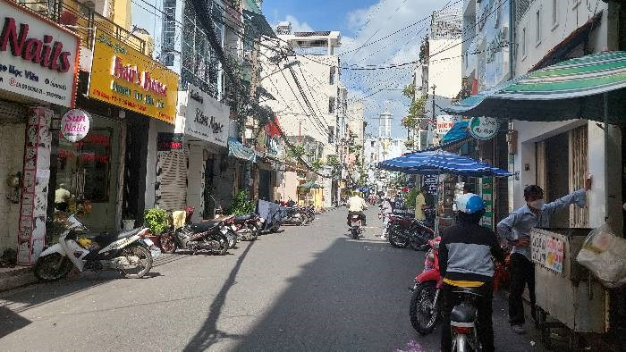 Bán nhà cũ tiện xây mới, Đường Cô Giang, Phường 2, Quận Phú Nhuận