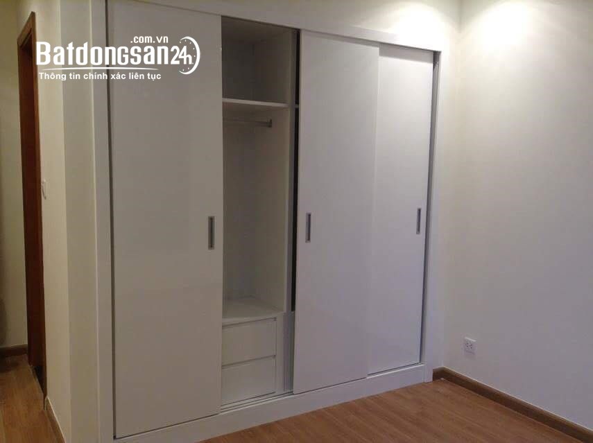 Cho thuê căn hộ Vinhomes Nguyễn Chí Thanh, 2PN, cơ bản, giá 20tr