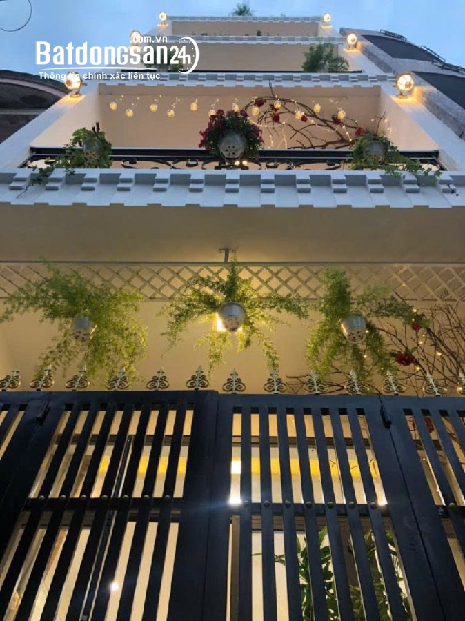 Bán nhà mặt tiền Đường Đất Thánh, Phường 6, Quận Tân Bình