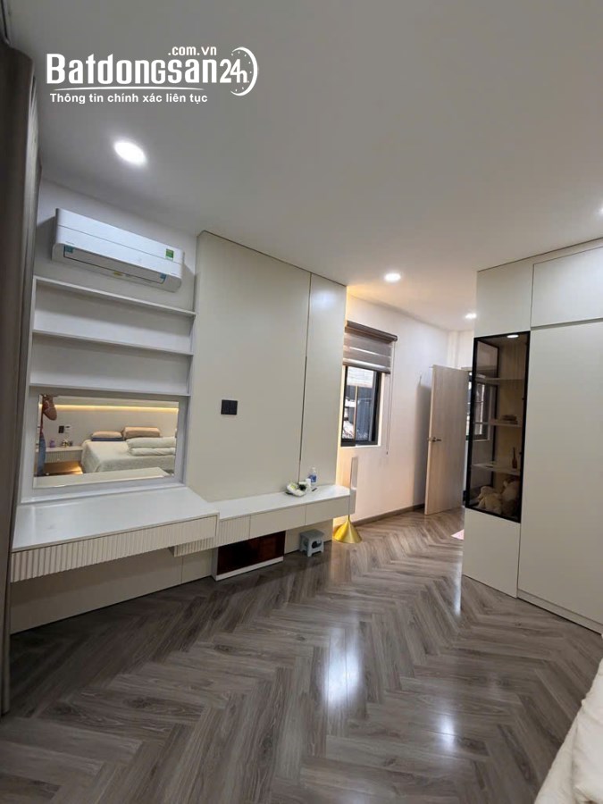 CHỦ NGỘP BÁN NHÀ HẺM XE HƠI LÊ VĂN SỸ, Quận 3, 4PN, ngang 5.5m*15m NHỈNH 11 TỶ