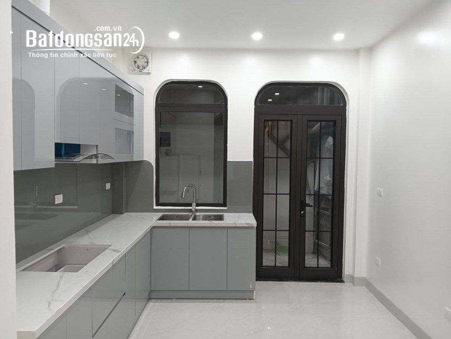 Bán nhà Nguyễn An Ninh, Hoàng Mai, 47m2, 5 tầng, thang máy, 13.5 tỷ