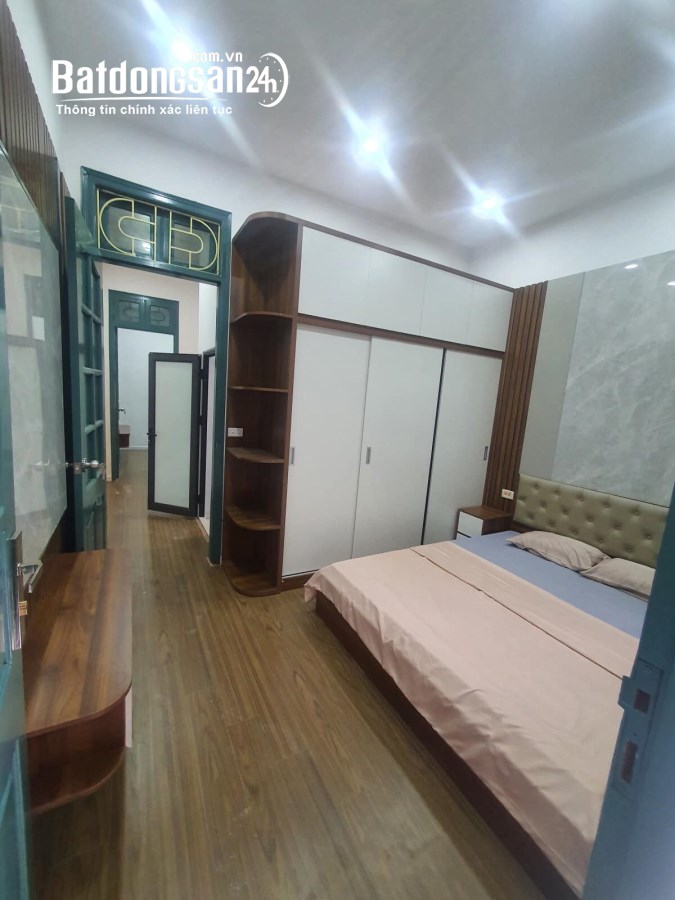 "Bán nhà Ngõ Quỳnh, Hai Bà Trưng 38m, 4 tầng. Giá: 8.5 tỷ. LH: 0937158386