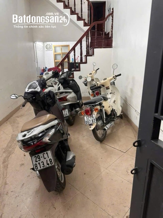 "Cho thuê nhà 5 tầng phố Hoàng Hoa Thám, Ba Đình. Giá: 15tr
