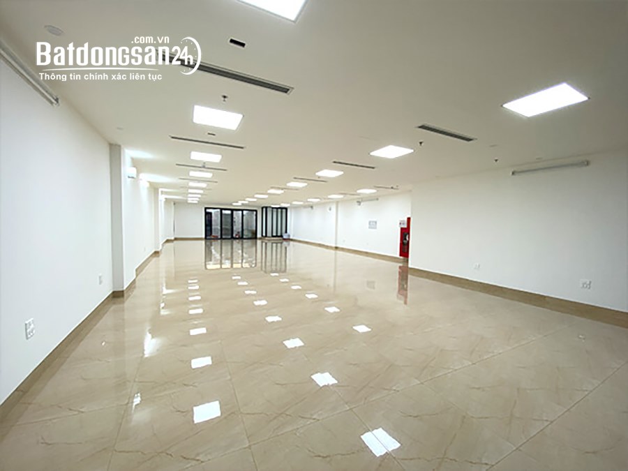 Cho Thuê Tòa Văn Phòng 9 Tầng MP Hàng Chuối. Hai Bà Trưng, DT 230m2.Vị Trí Lô Góc, 500tr/th