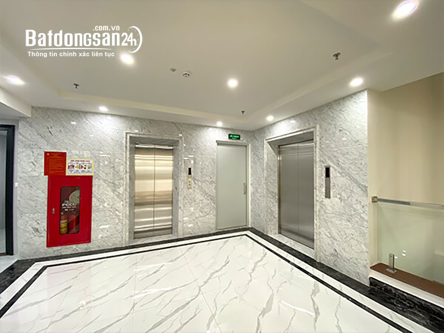Cho Thuê Tòa Văn Phòng 9 Tầng MP Hàng Chuối. Hai Bà Trưng, DT 230m2.Vị Trí Lô Góc, 500tr/th