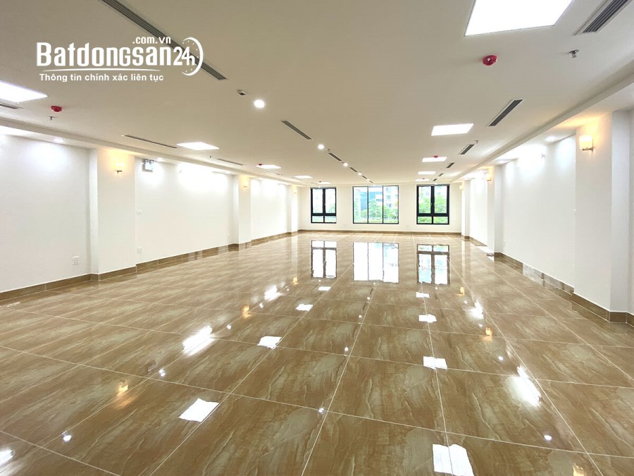 Bán Tòa Văn Phòng 9 Tầng MP Bạch Mai. Vị Trí Đắc Địa. DT 167m2. MT 7,8m. Giá 125 TỶ