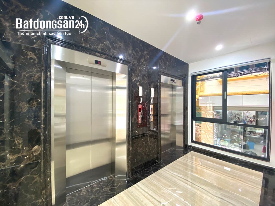 Bán Tòa Văn Phòng 9 Tầng MP Bạch Mai. Vị Trí Đắc Địa. DT 167m2. MT 7,8m. Giá 125 TỶ
