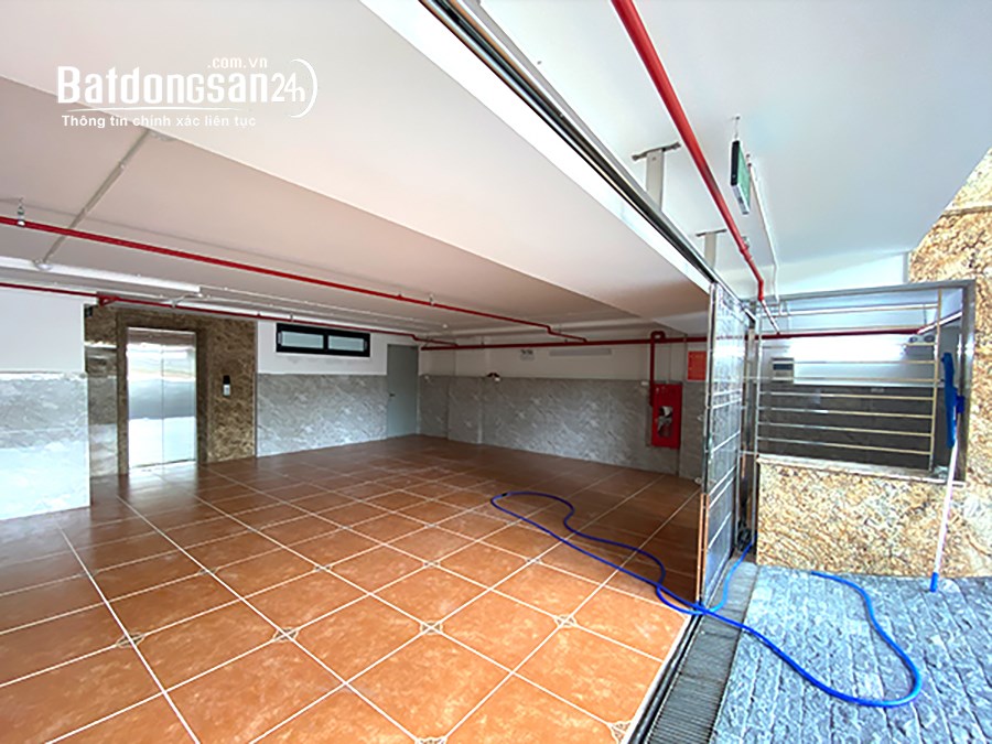 Cho Thuê Tòa Văn Phòng 9 Tầng Mặt Phố Vũ Tông Phan, hanh Xuân, DT 145m2.Mt 9m. Giá 140tr/th
