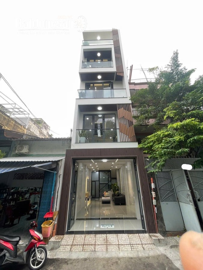 Bán nhà mặt tiền Cư xá Phú Bình, Đường Lạc Long Quân, Quận 11