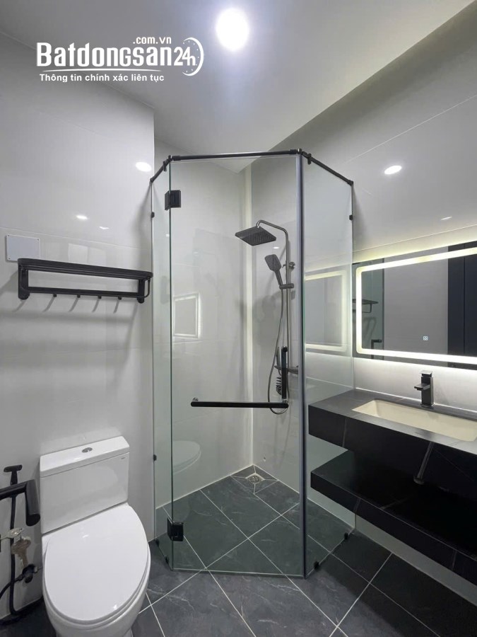 Bán nhà mặt tiền Cư xá Phú Bình, Đường Lạc Long Quân, Quận 11