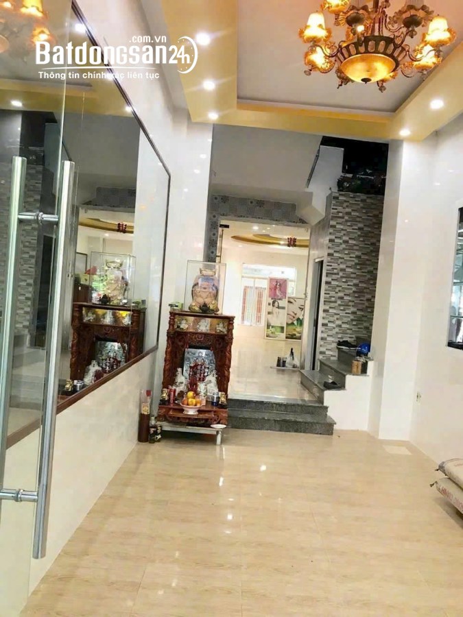 Mua ngay nhà mặt tiền đường Nguyễn Hoàng, Q.Hải Châu, TP. Đà Nẵng 