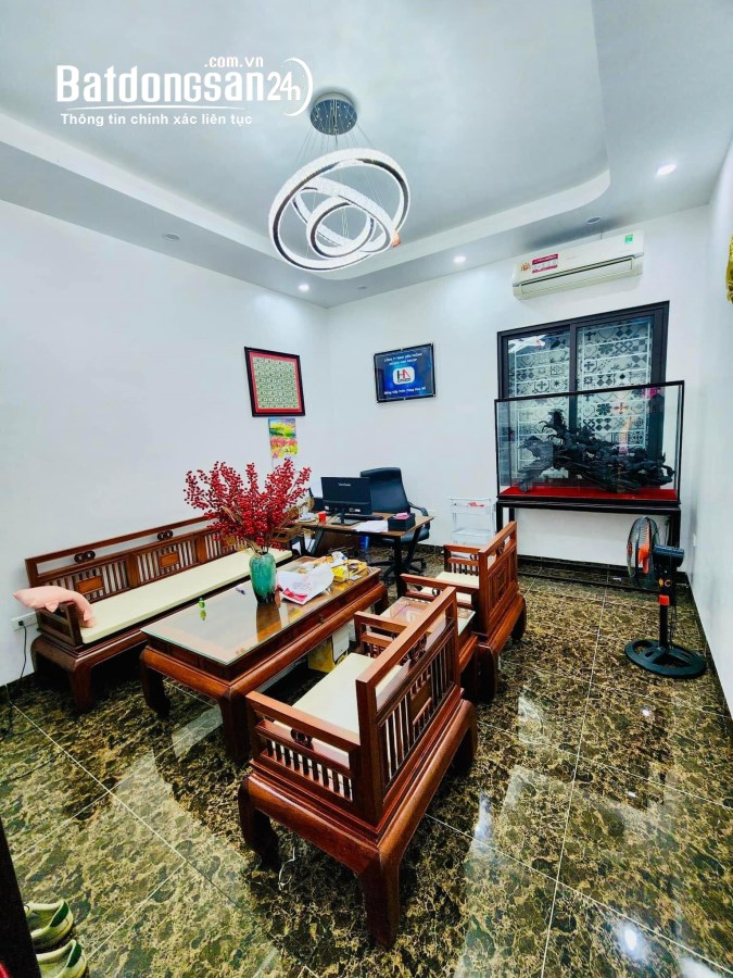"Bán nhà phố Yên Lạc, Hai Bà Trưng 57m, 5 tầng, mt 4.3m, Giá: 18.8 tỷ