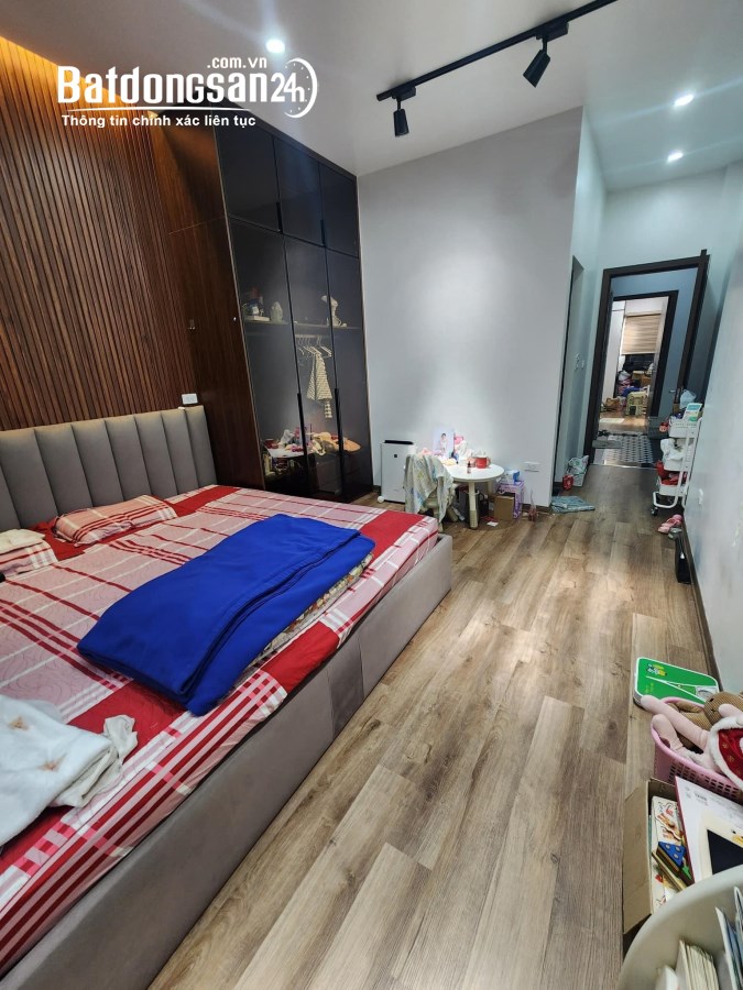 "Bán nhà phố Yên Lạc, Hai Bà Trưng 57m, 5 tầng, mt 4.3m, Giá: 18.8 tỷ
