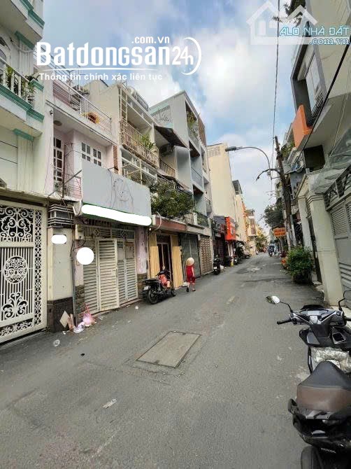 Bán gấp nhà MT Cư Xá Đô Thành, Phường 4, Quận 3