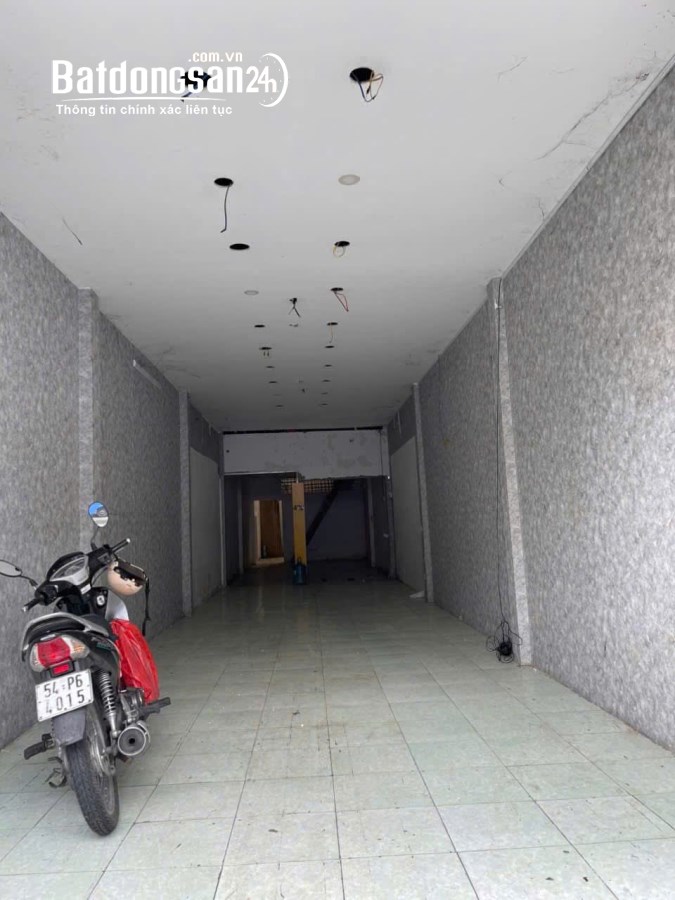 Bán nhà mặt tiền Đường Hoàng Văn Thụ, Phường 4, Quận Tân Bình