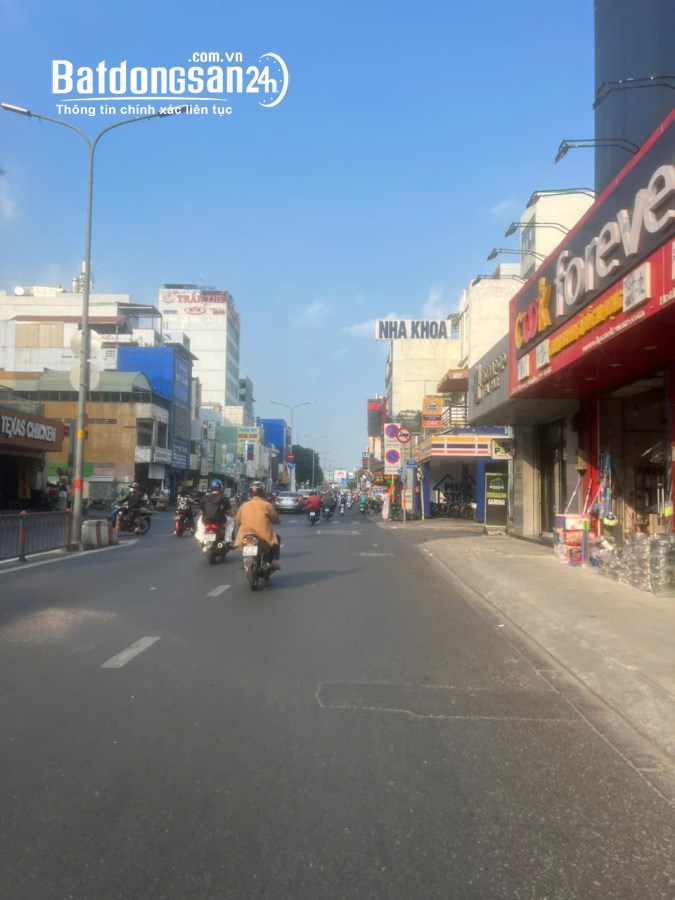 Bán nhà mặt tiền Đường Hoàng Văn Thụ, Phường 4, Quận Tân Bình