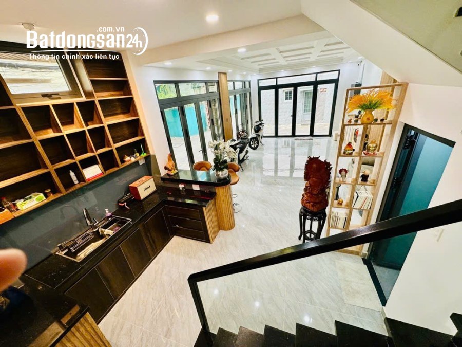Bán nhà Đường Cách Mạng Tháng Tám, Phường 12, Quận 10