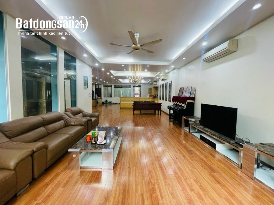 Bán nhà mặt tiền Đường Hoa Bằng, Phường Yên Hòa, Quận Cầu Giấy