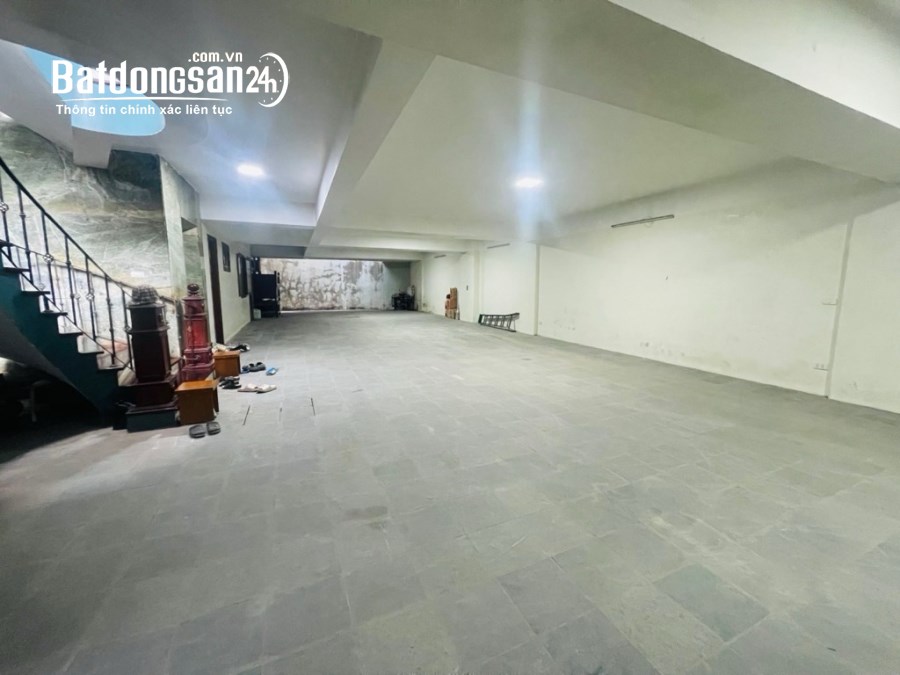 Bán nhà mặt tiền Đường Hoa Bằng, Phường Yên Hòa, Quận Cầu Giấy