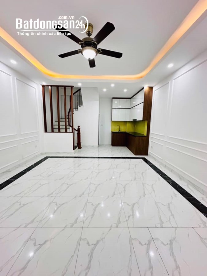 "Bán nhà phố Giáp Bát, Hoàng Mai 36m, 5 tầng. Giá: 6.5 tỷ