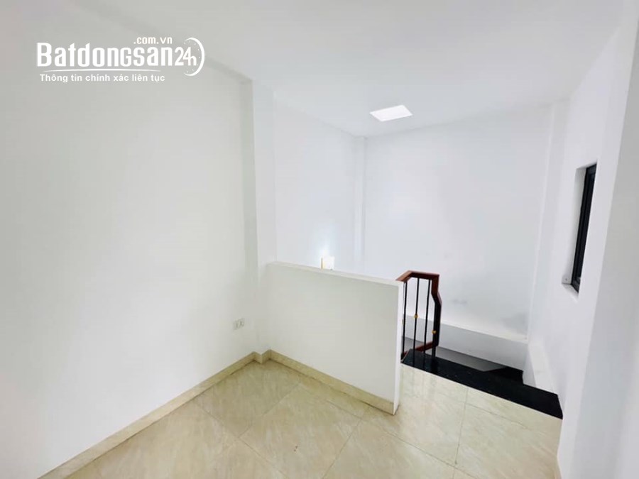 "Bán nhà phố Giáp Bát, Hoàng Mai 36m, 5 tầng. Giá: 6.5 tỷ