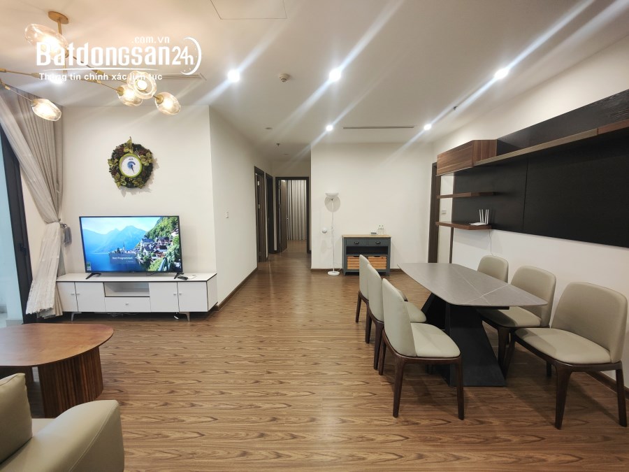 Cho thuê căn hộ Vinhomes West Point, căn góc, 4PN, view đẹp, đủ đồ