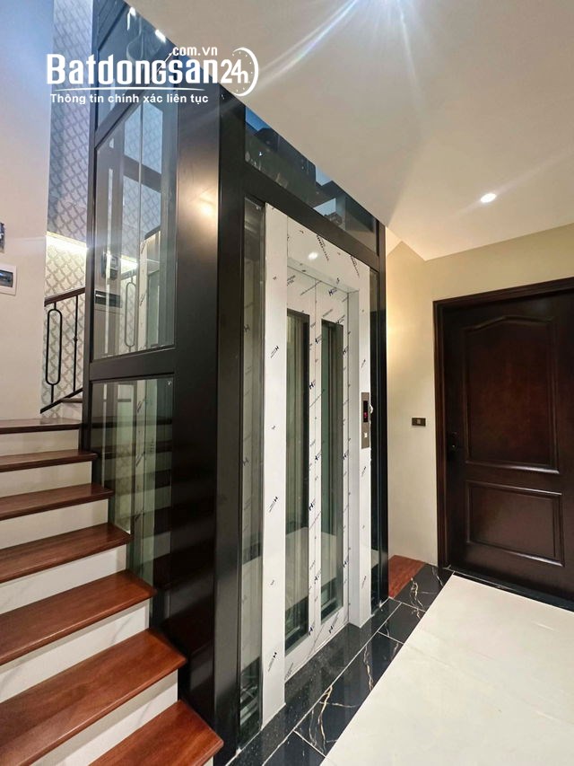 Bán nhà đường 800A 50m x 6 tầng thang máy, Cầu Giấy, Hà Nội.